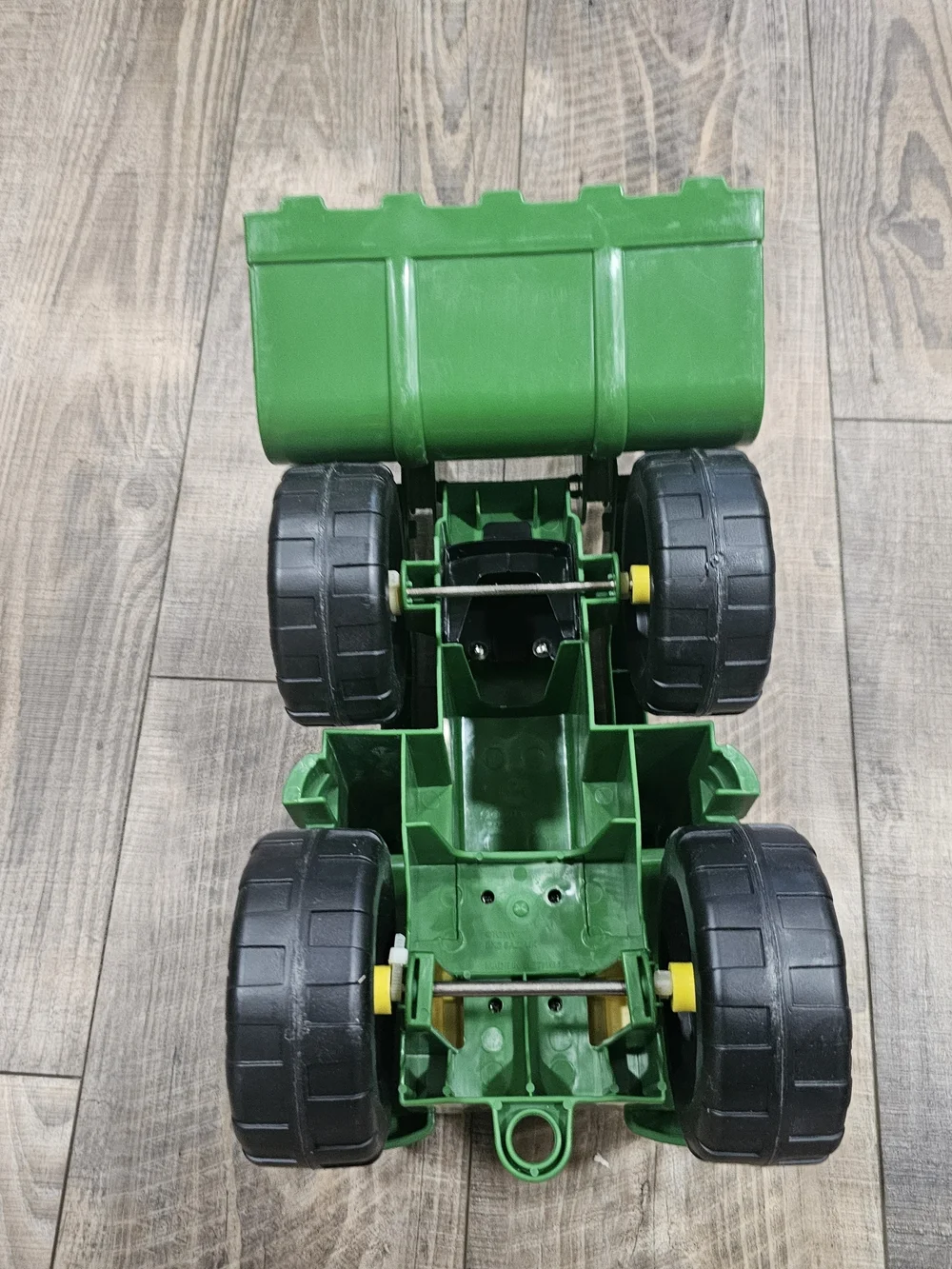 John Deere 15 Inch Big Scoop Conatruction Dozer Pusher Bucket Green Plastic Toy